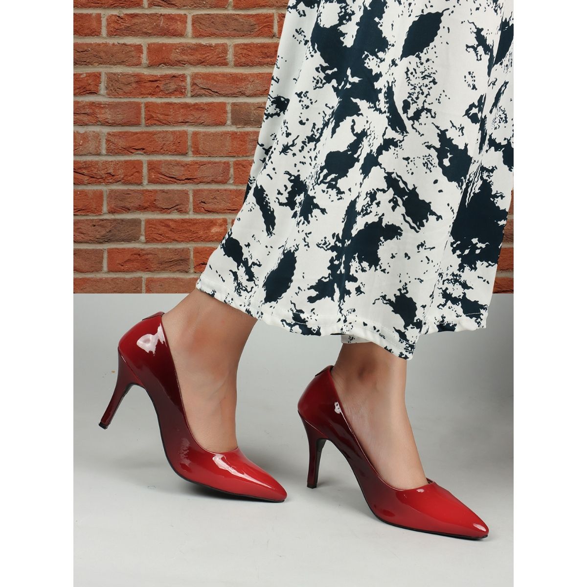 ELLE Red Women Slip On Pumps (EURO 37)