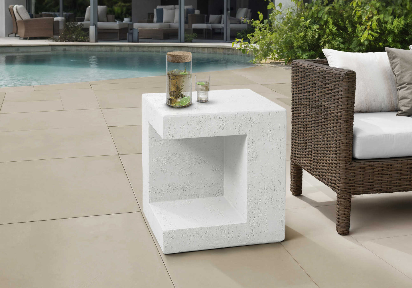 ACCENT TABLE - 25"H / WHITE INDOOR OR OUTDOOR