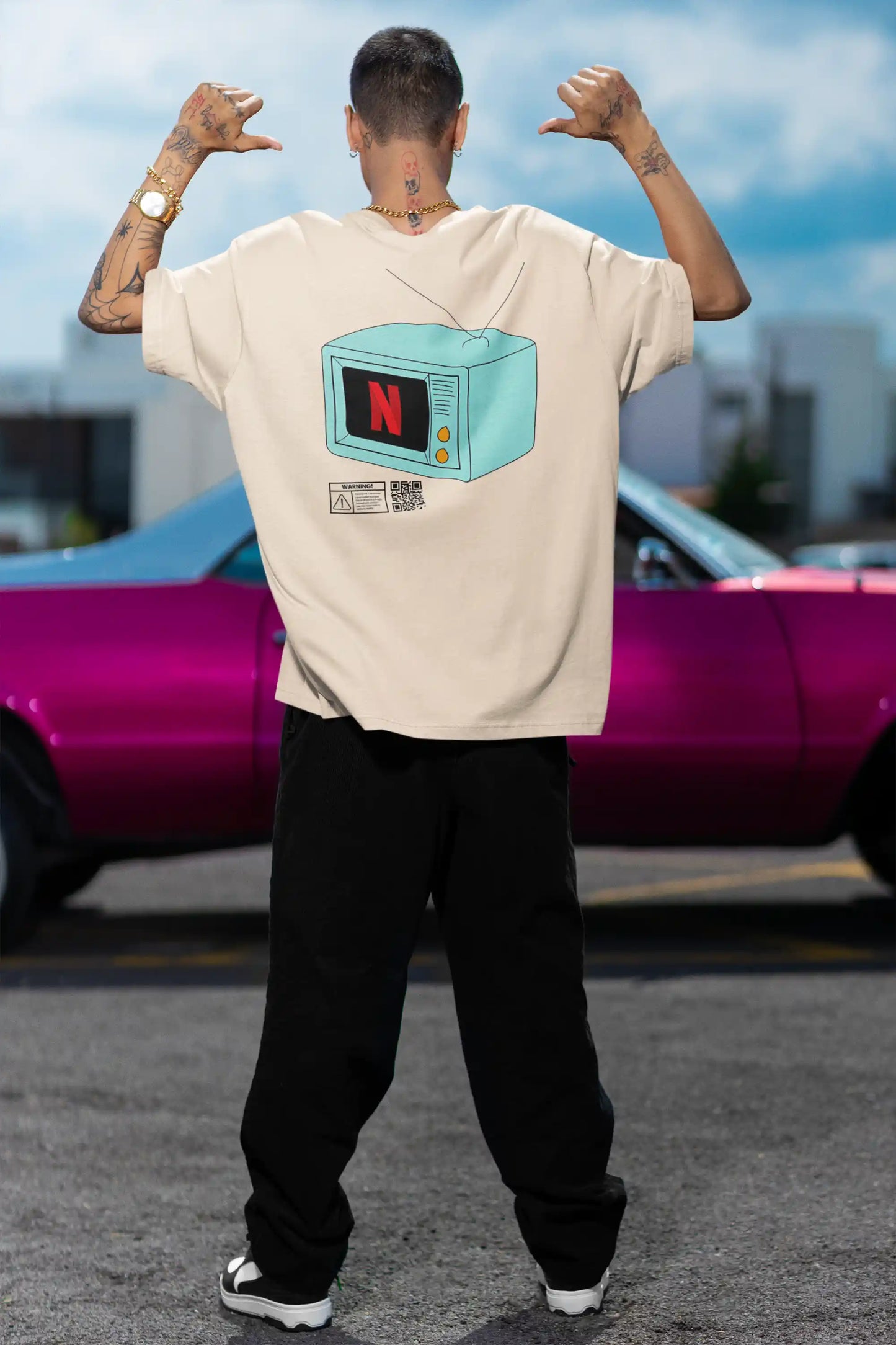 Retro TV Netflix Twist AR Oversized Tshirt